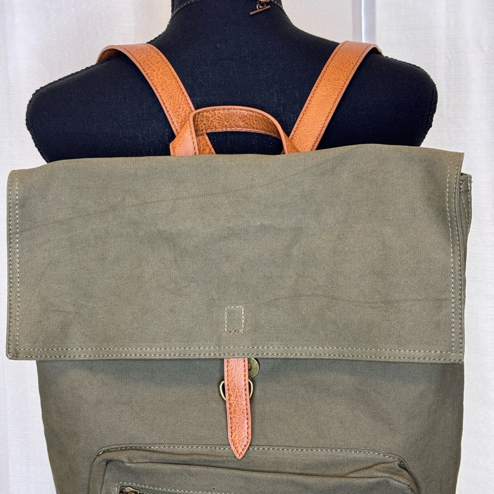 Billabong Backpack with Leather Strap Olive Green 17”x14” - Picture 12 of 13